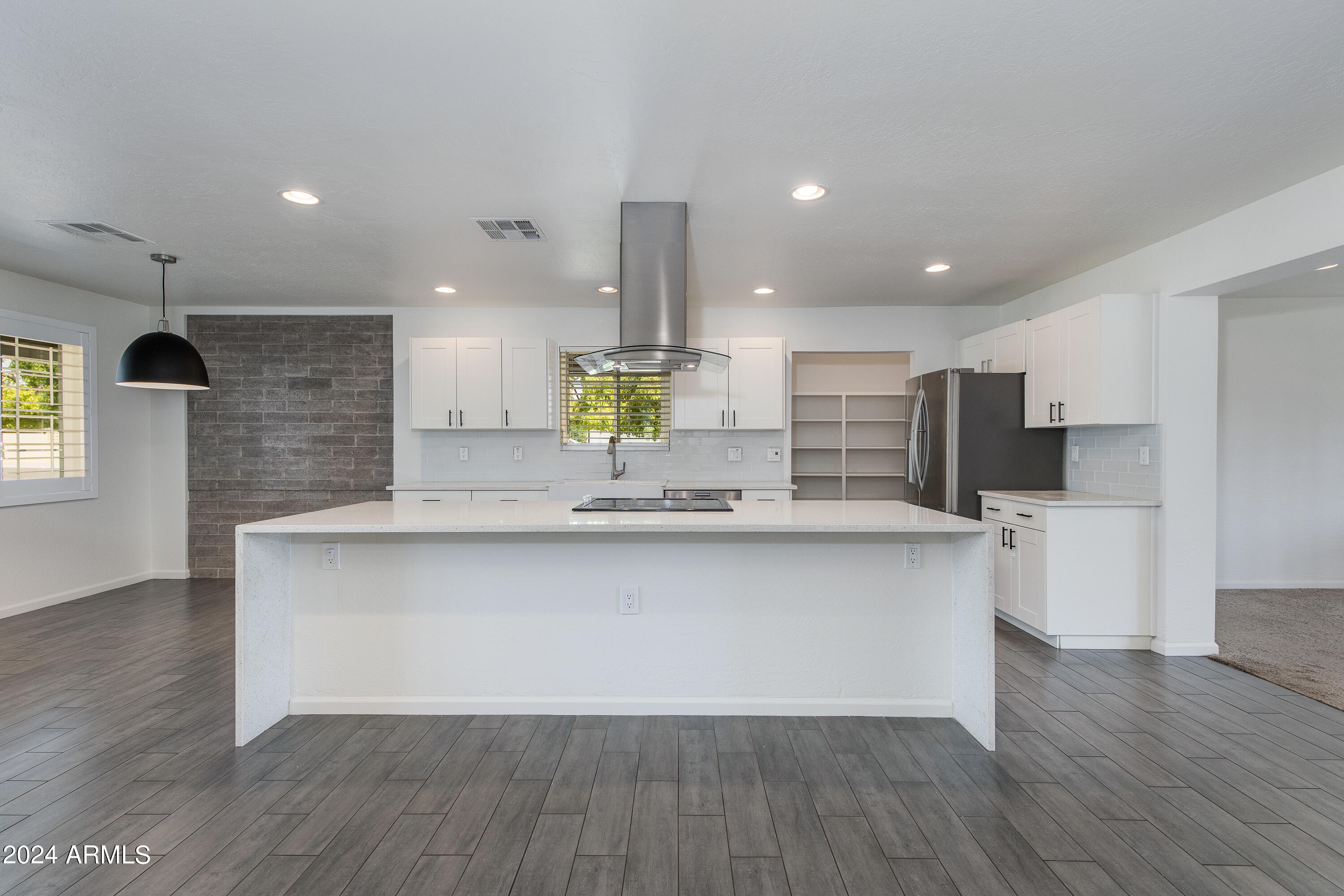 821 E CAVALIER Drive