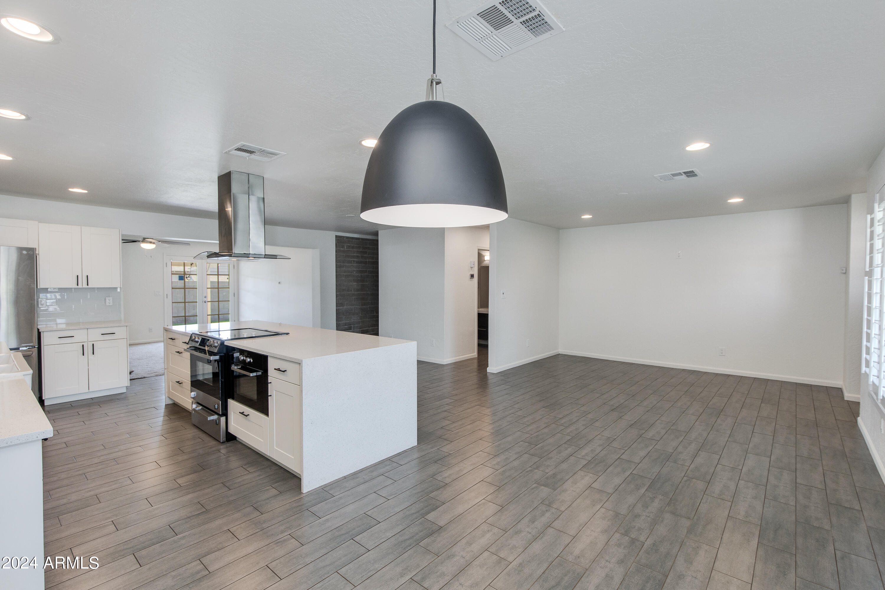 821 E CAVALIER Drive