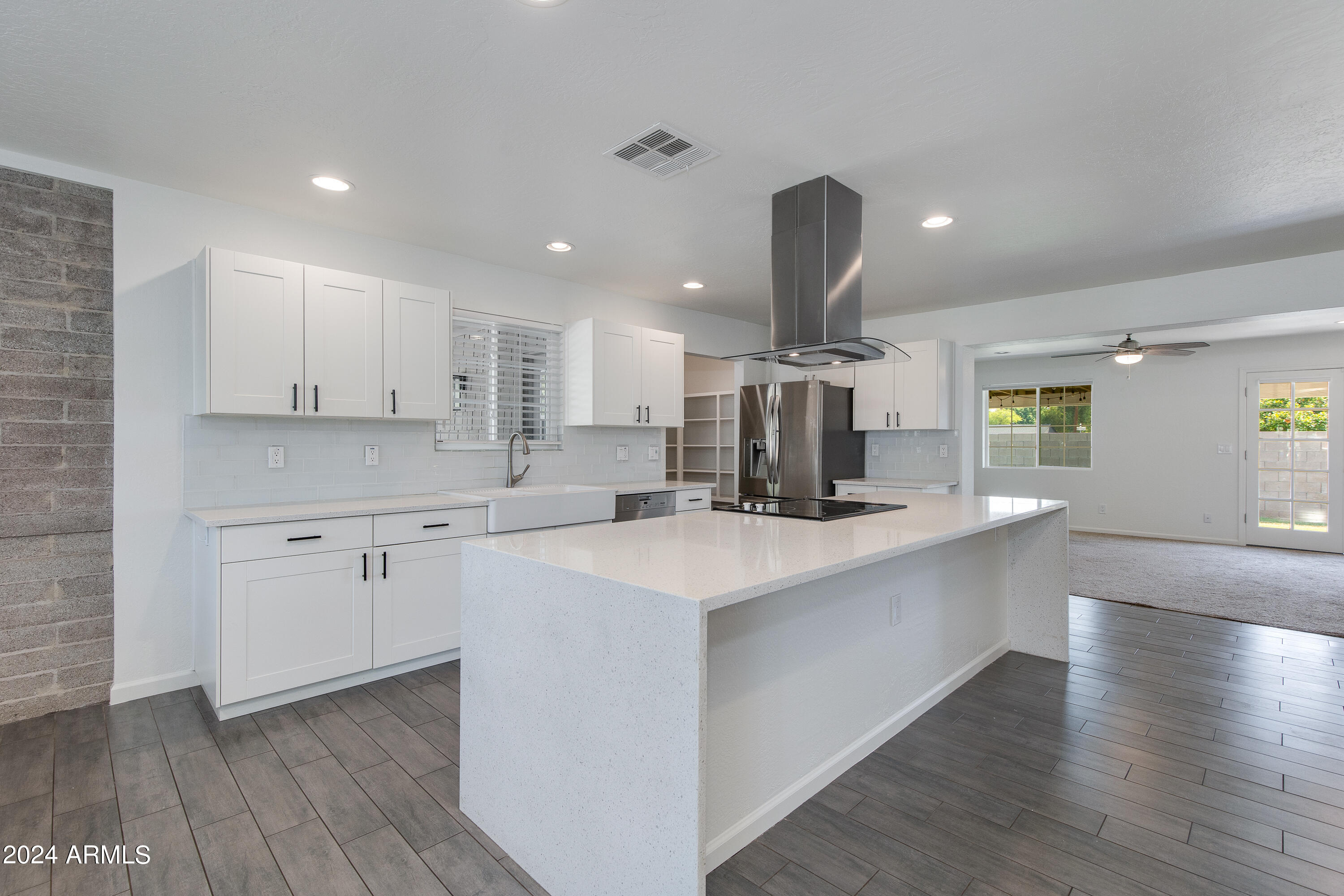 821 E CAVALIER Drive