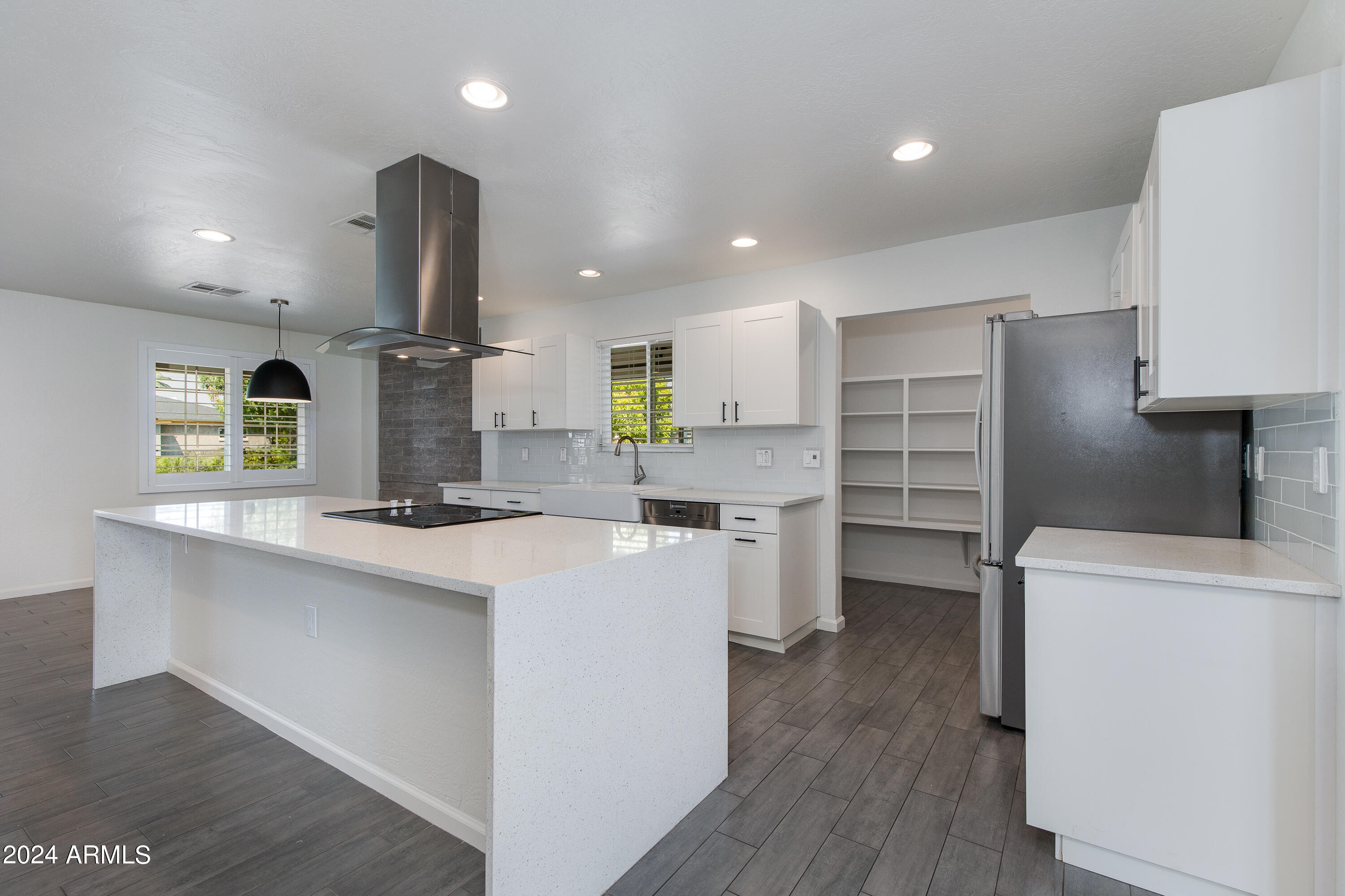 821 E CAVALIER Drive