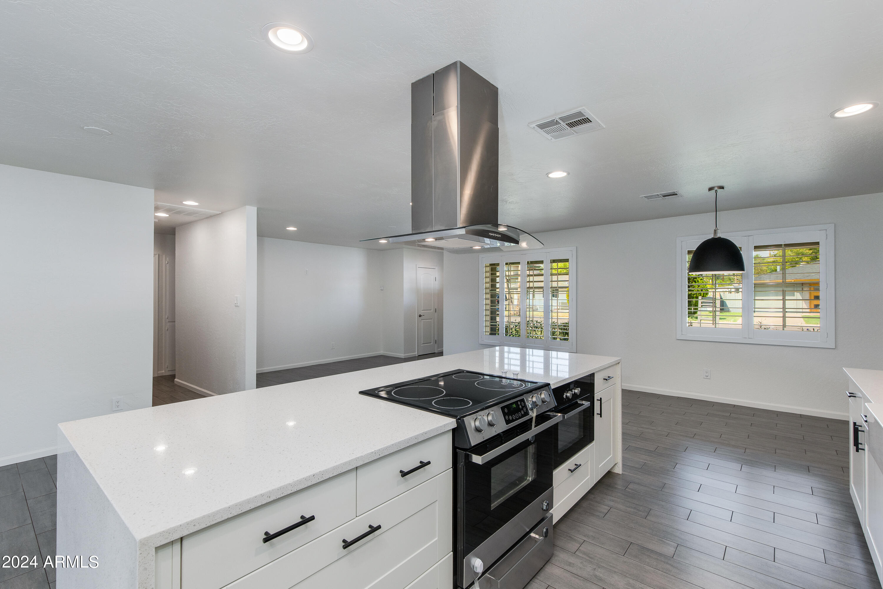 821 E CAVALIER Drive