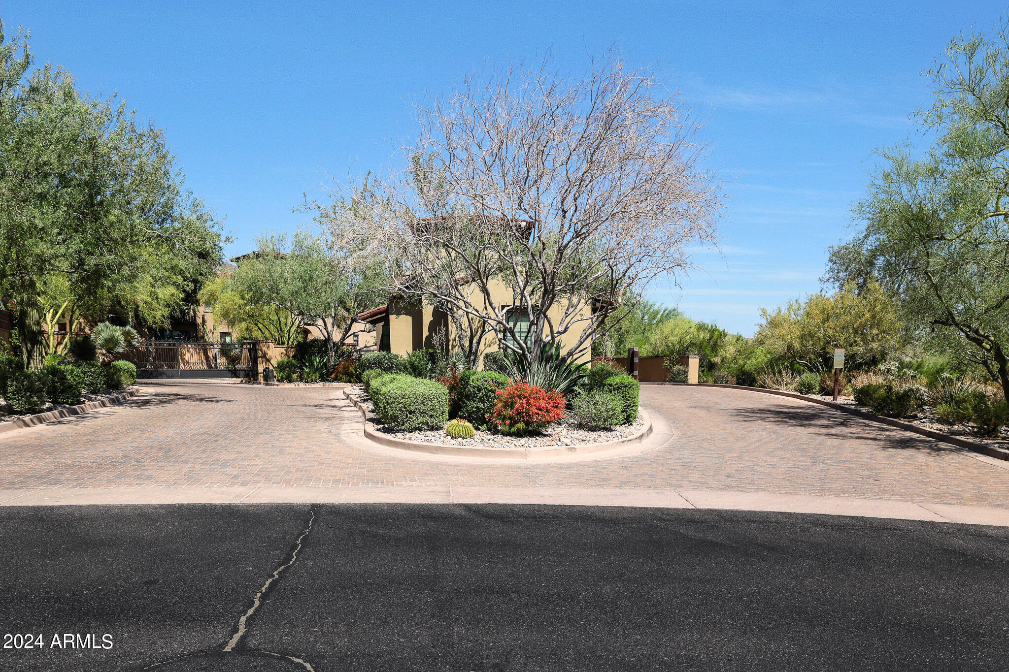 18650 N THOMPSON PEAK Parkway, 1040