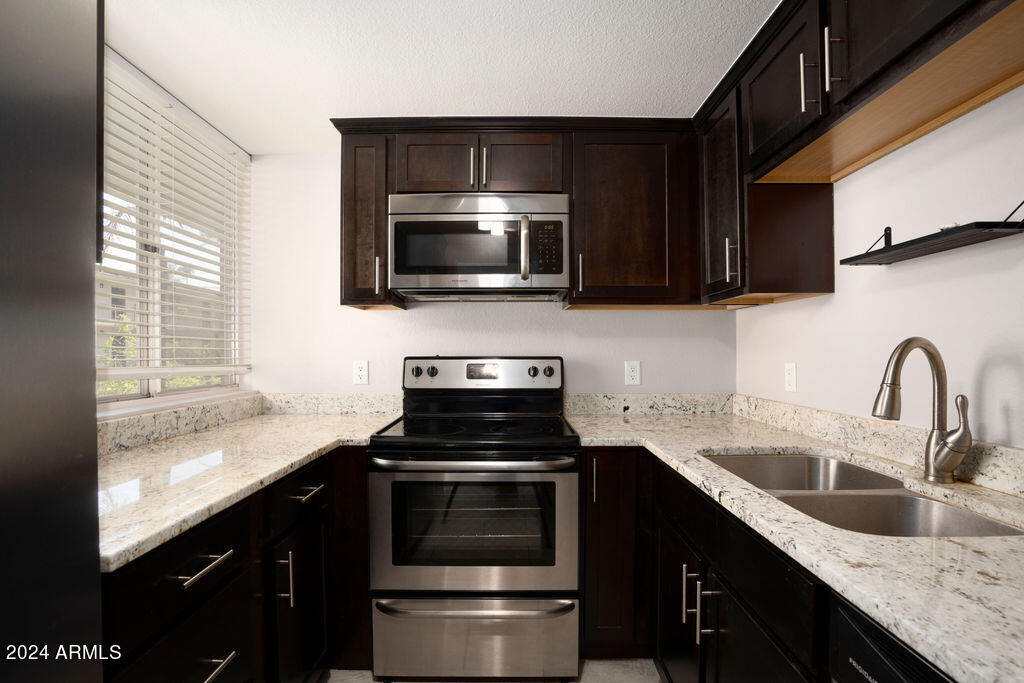 4727 E LAFAYETTE Boulevard 214
