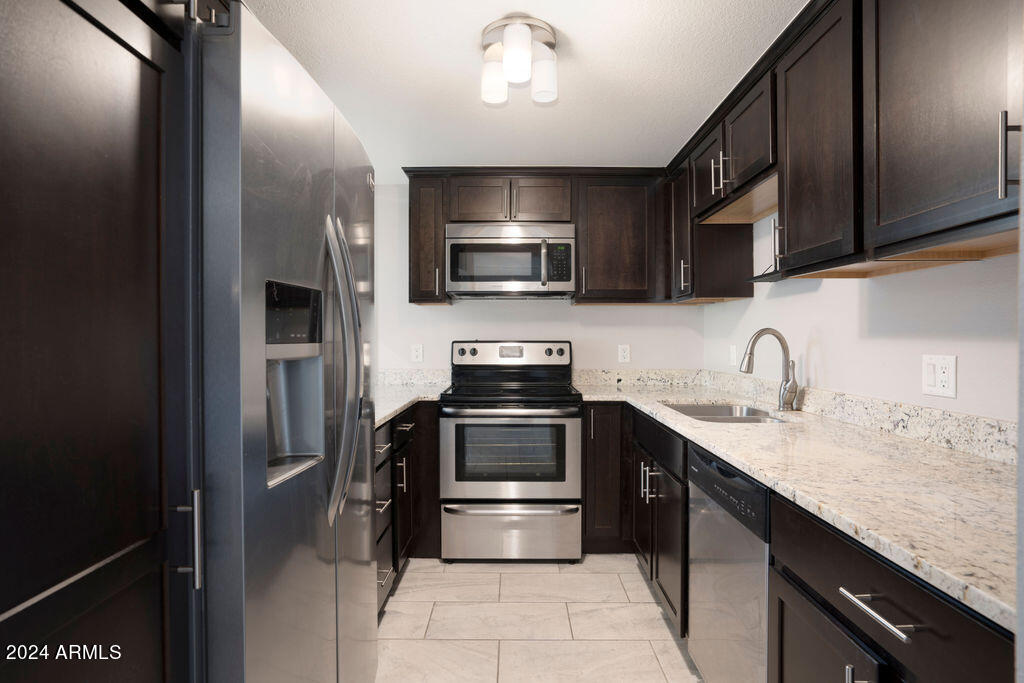 4727 E LAFAYETTE Boulevard 214