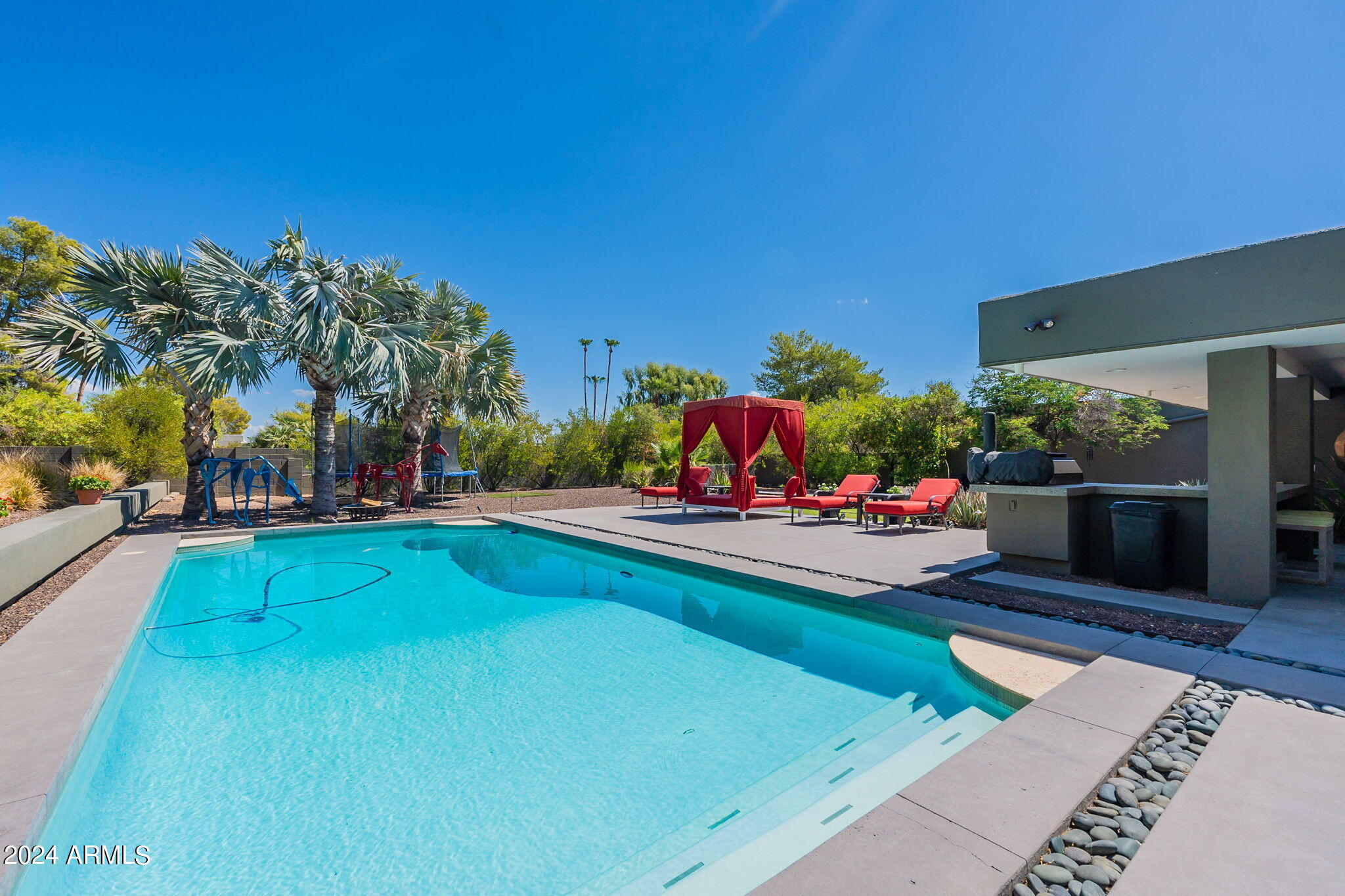 4900 E MOUNTAIN VIEW Road