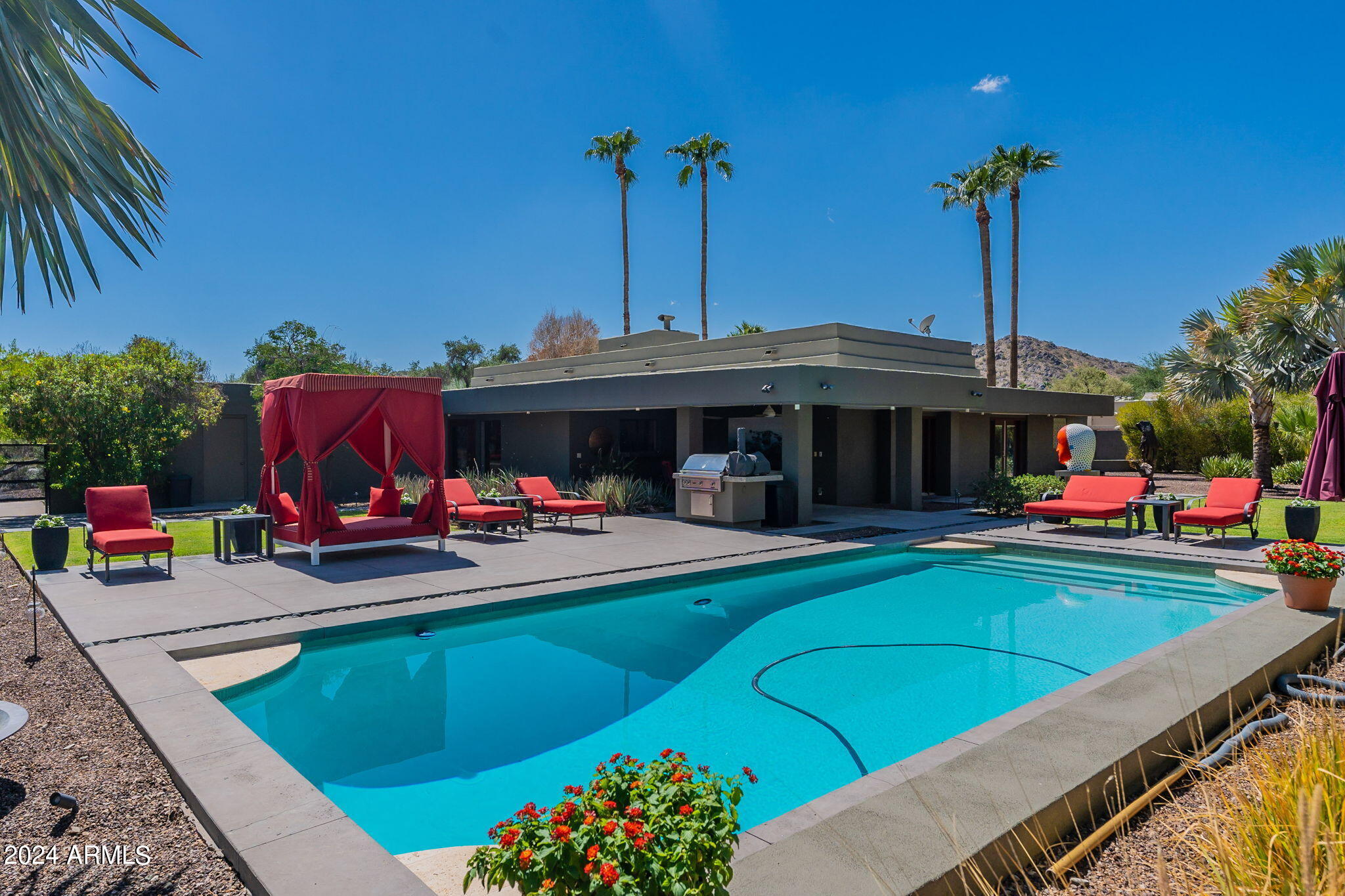 4900 E MOUNTAIN VIEW Road