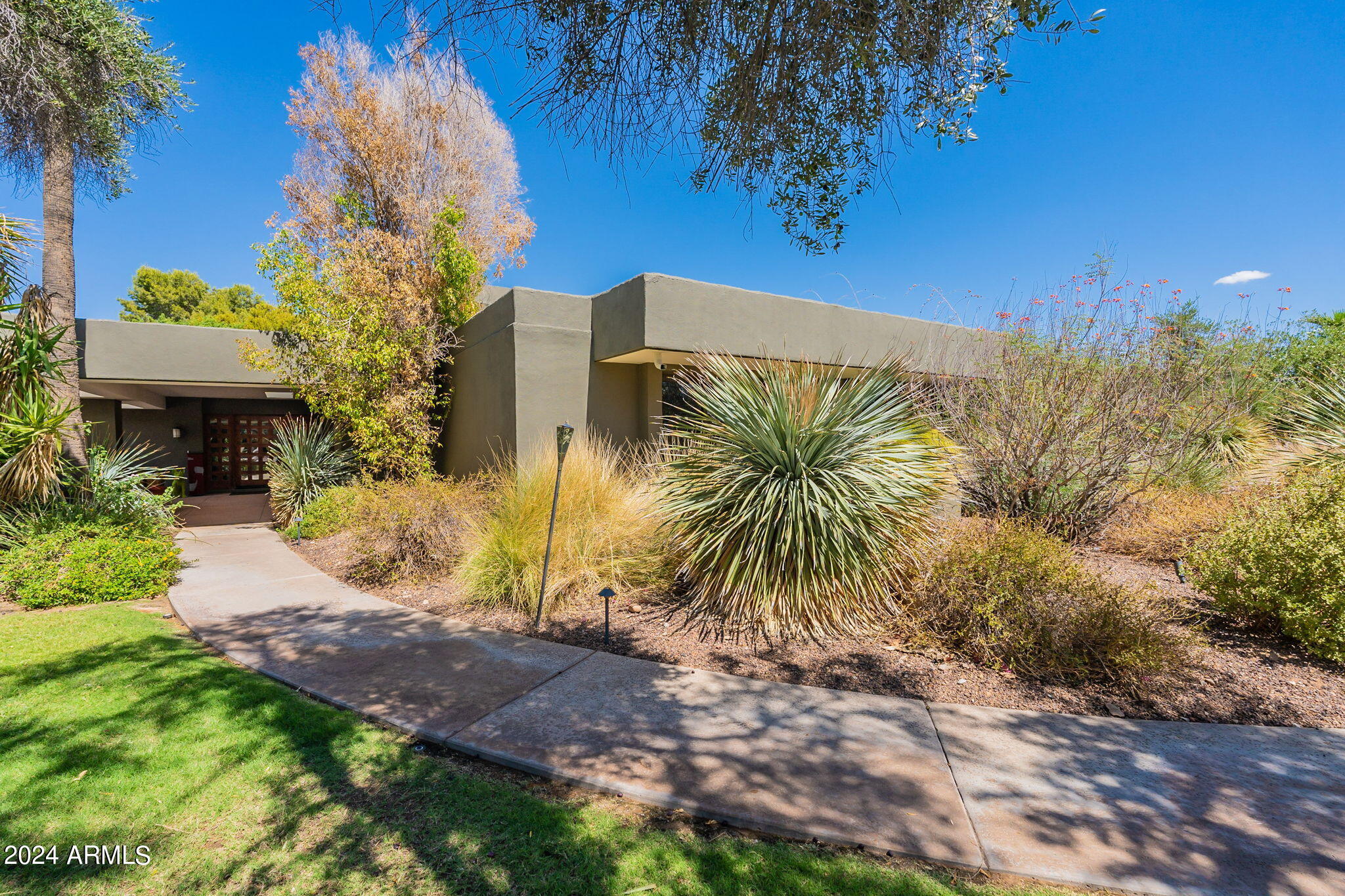 4900 E MOUNTAIN VIEW Road
