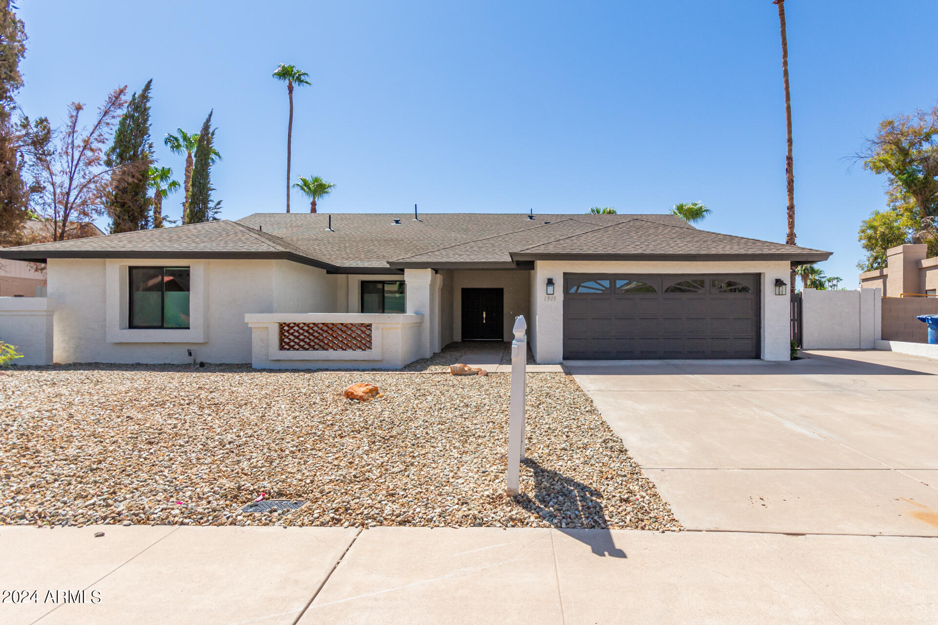 1905 E MYRNA Lane