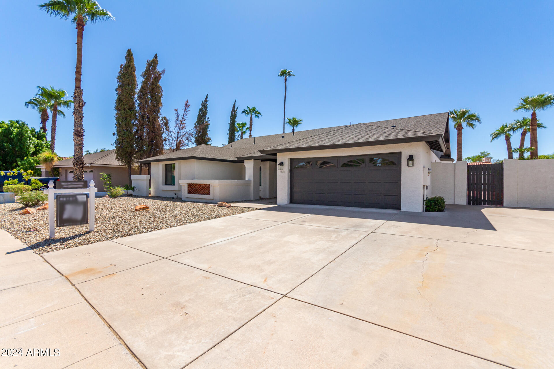 1905 E MYRNA Lane