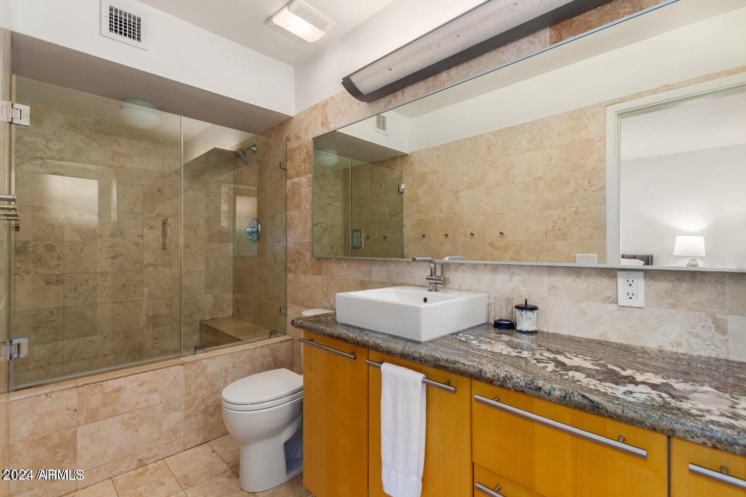 4717 N 33RD Place