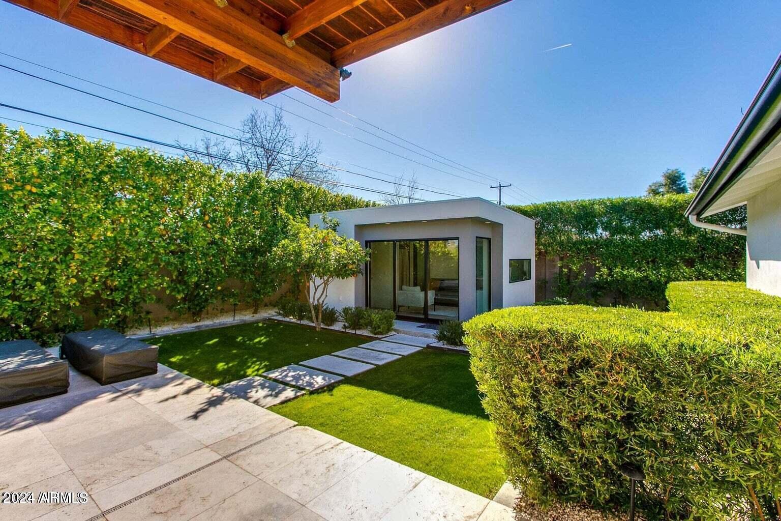 4717 N 33RD Place