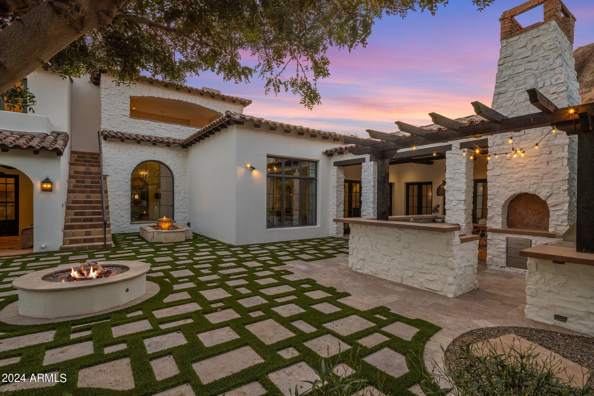 5201 N Saddle Rock Drive