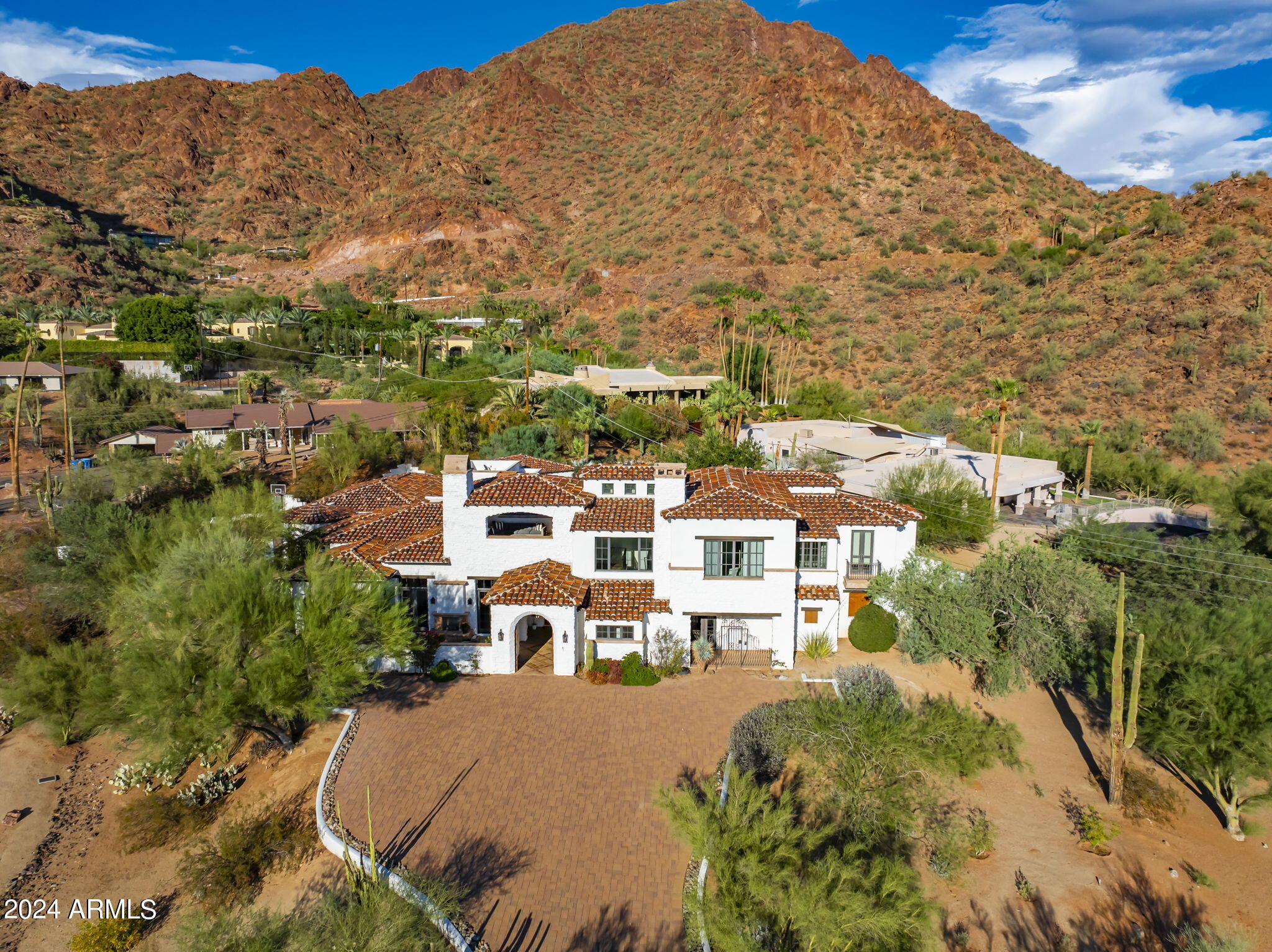 5201 N Saddle Rock Drive
