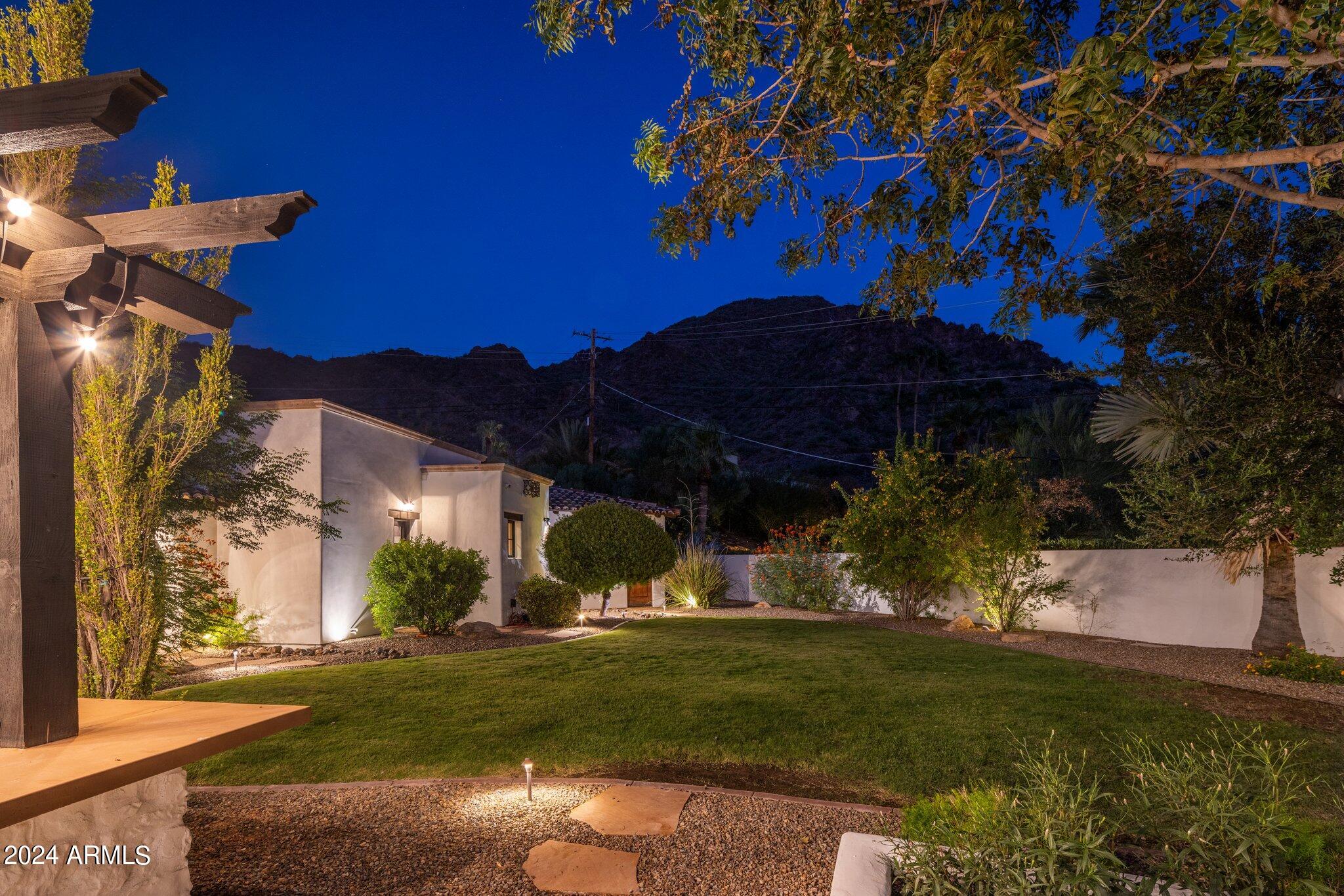 5201 N Saddle Rock Drive