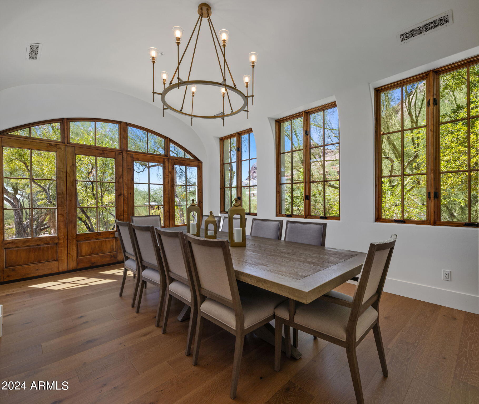 5201 N Saddle Rock Drive