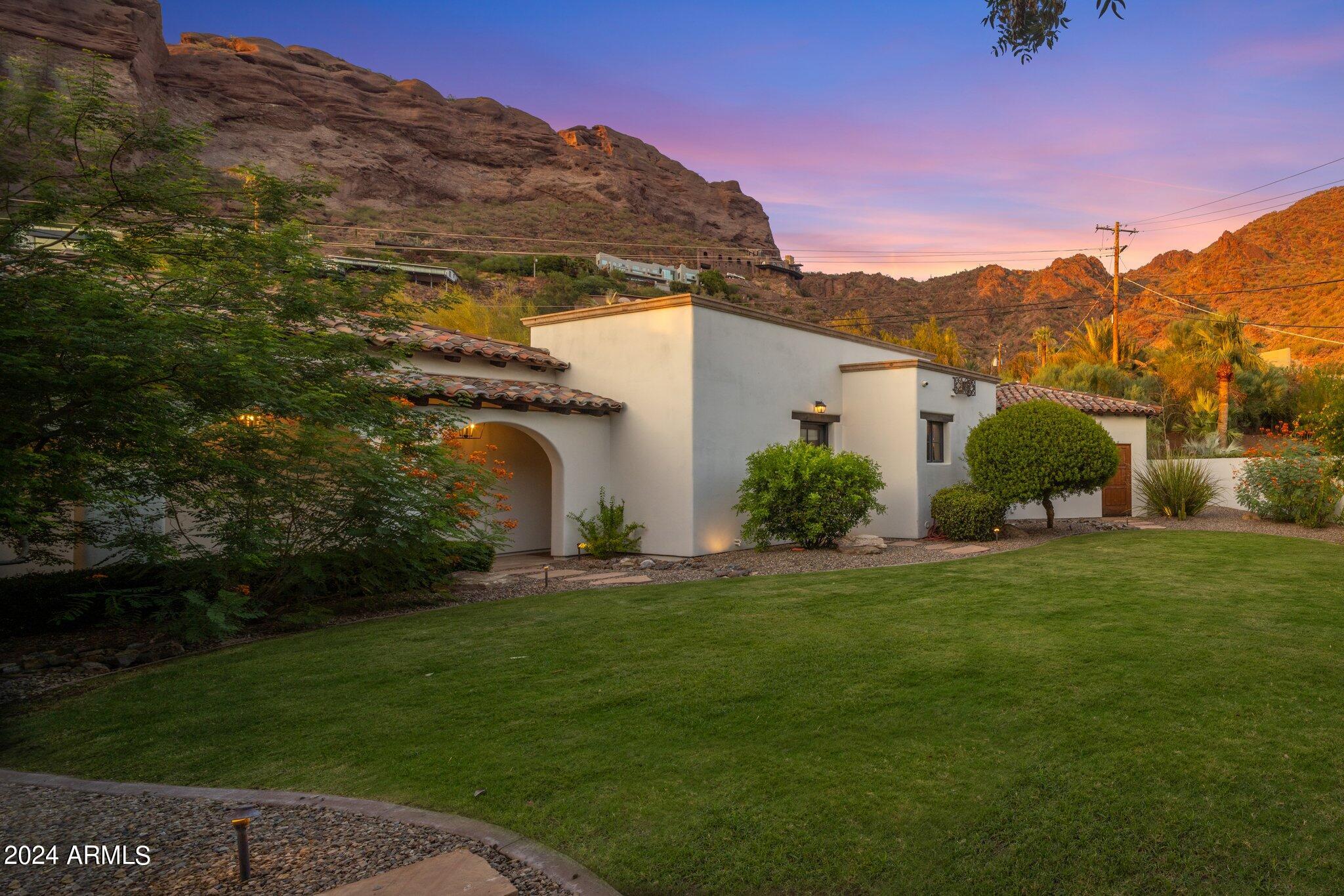 5201 N Saddle Rock Drive