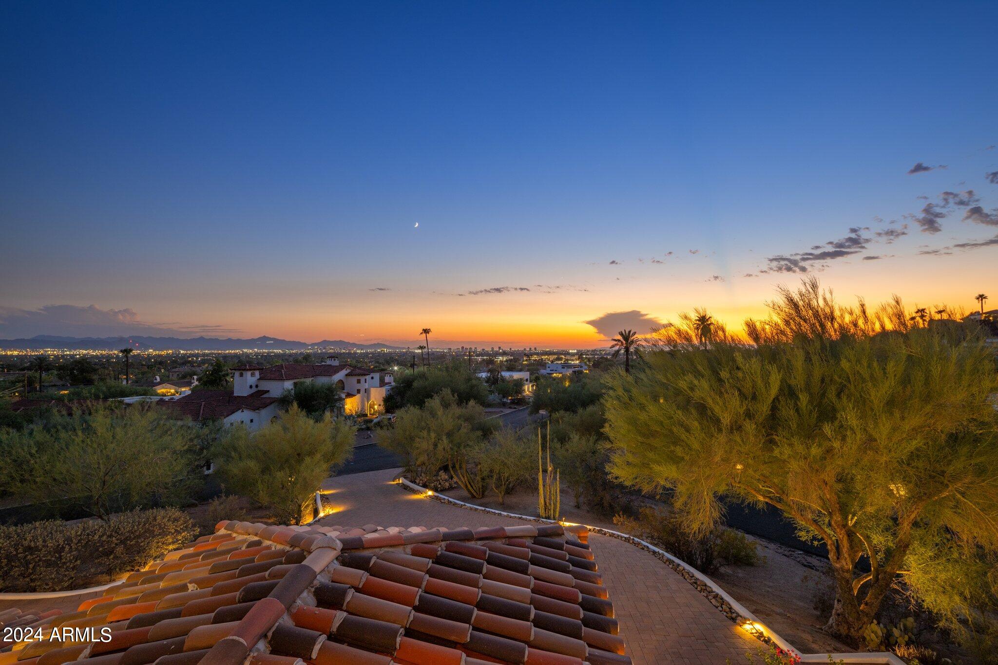 5201 N Saddle Rock Drive