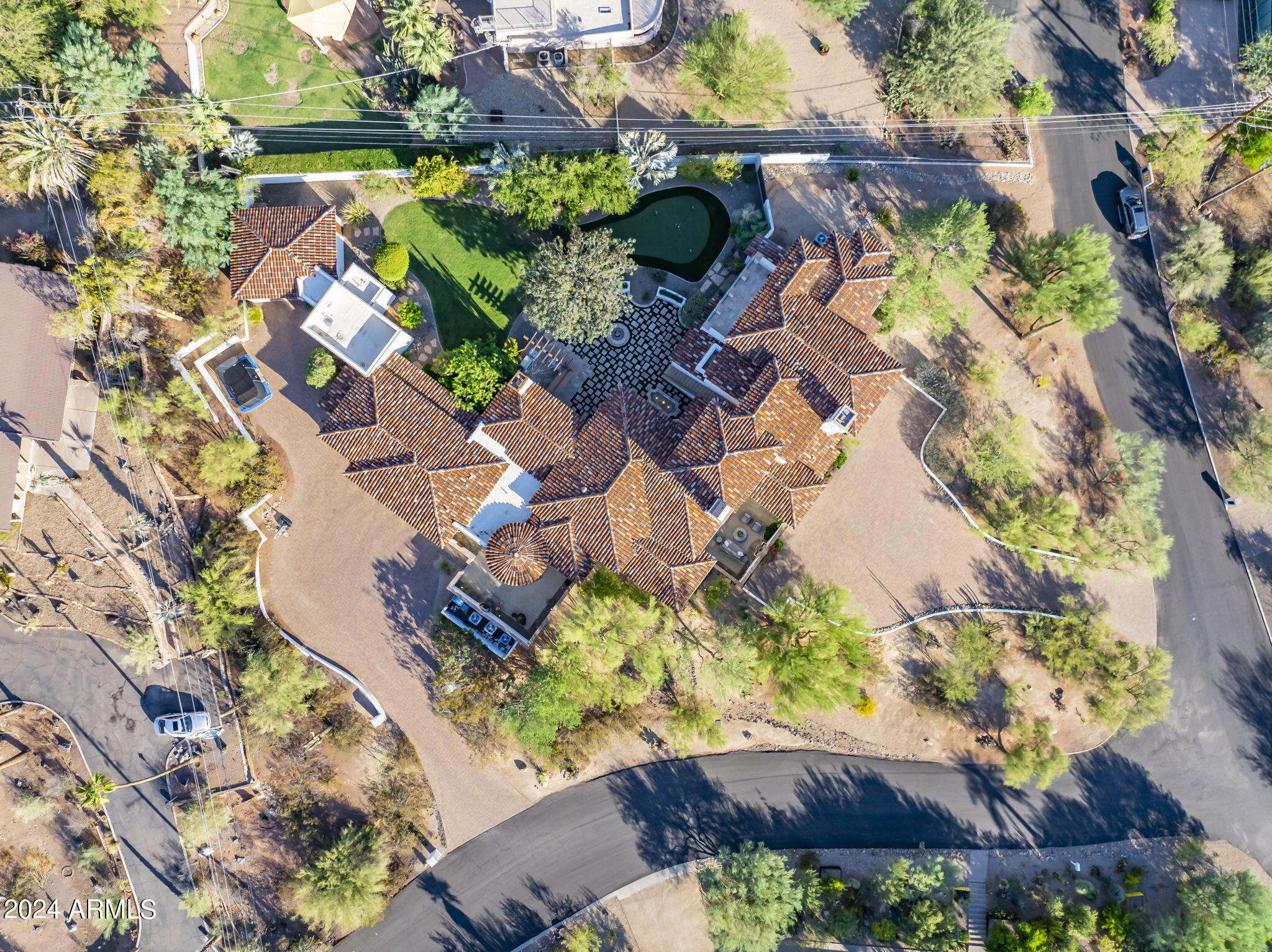 5201 N Saddle Rock Drive
