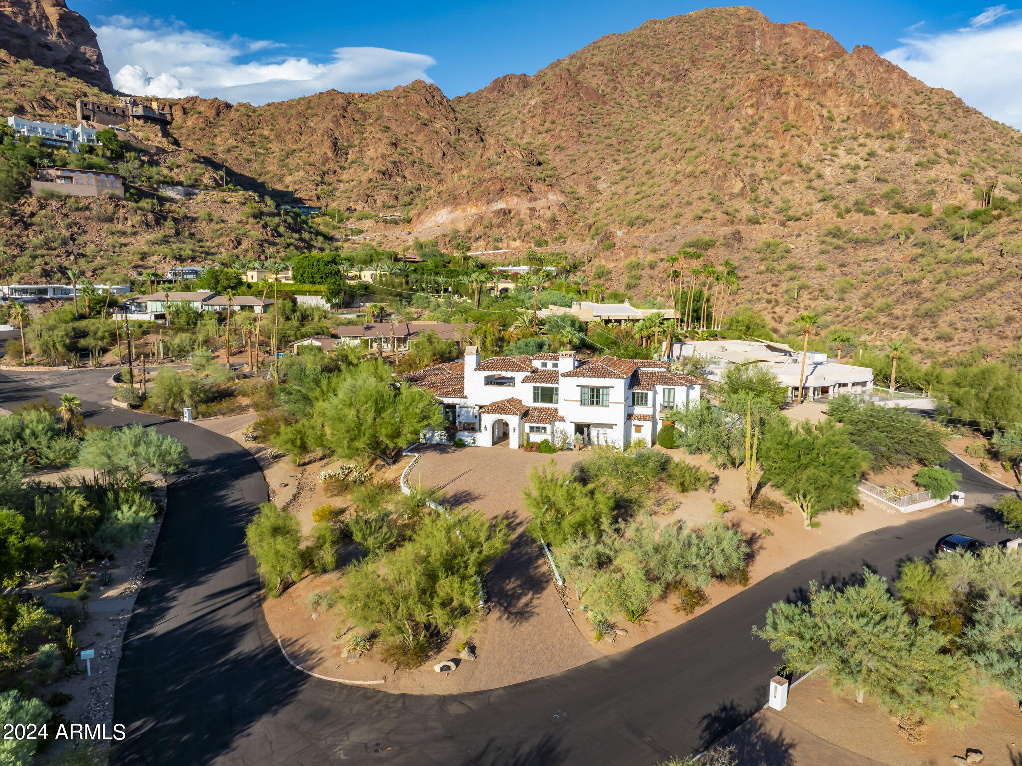 5201 N Saddle Rock Drive