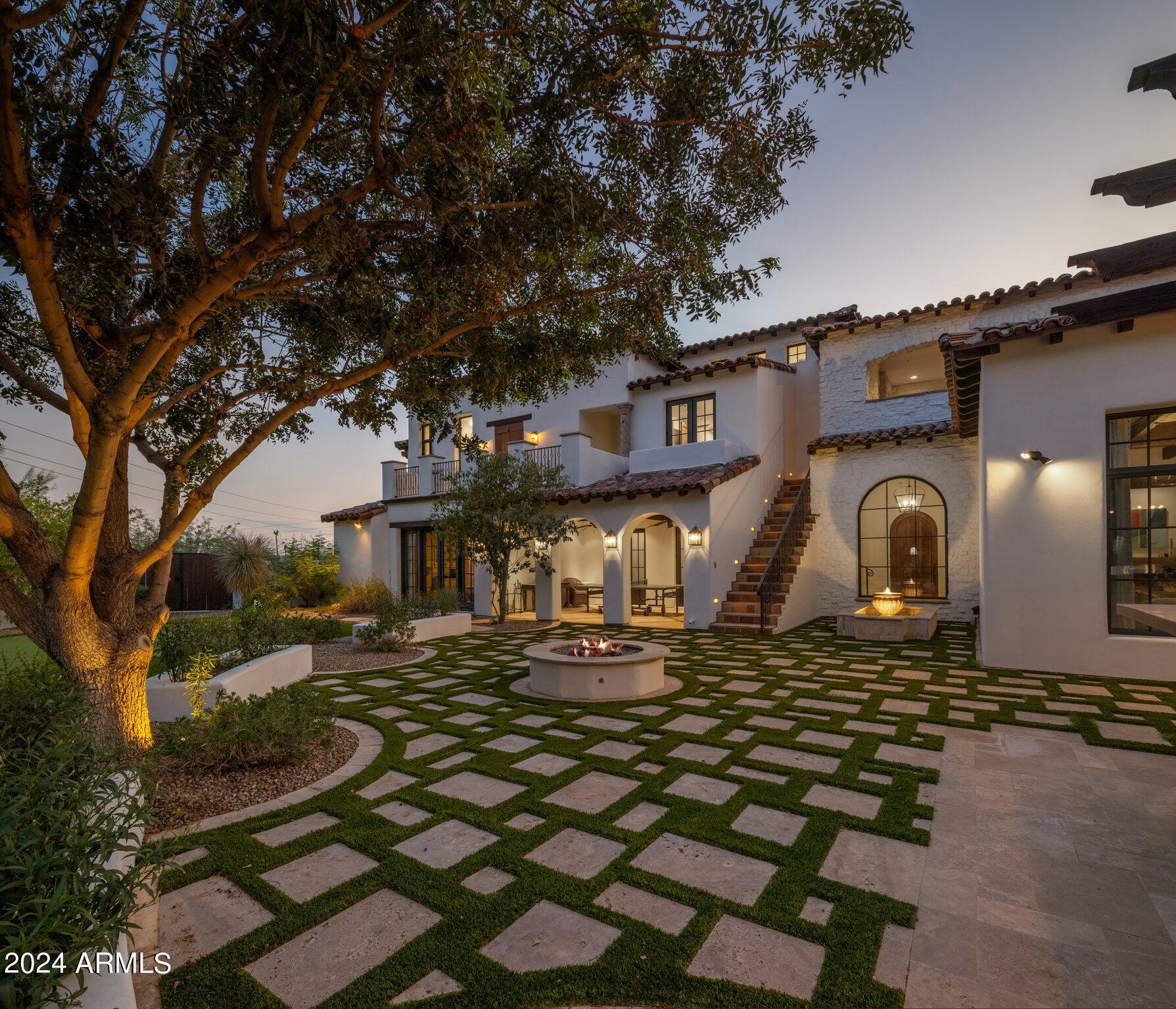 5201 N Saddle Rock Drive