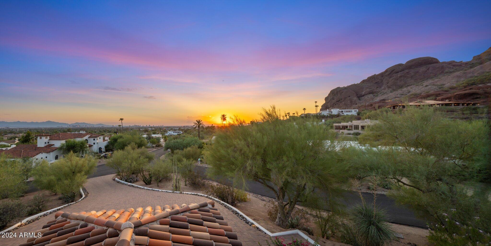 5201 N Saddle Rock Drive