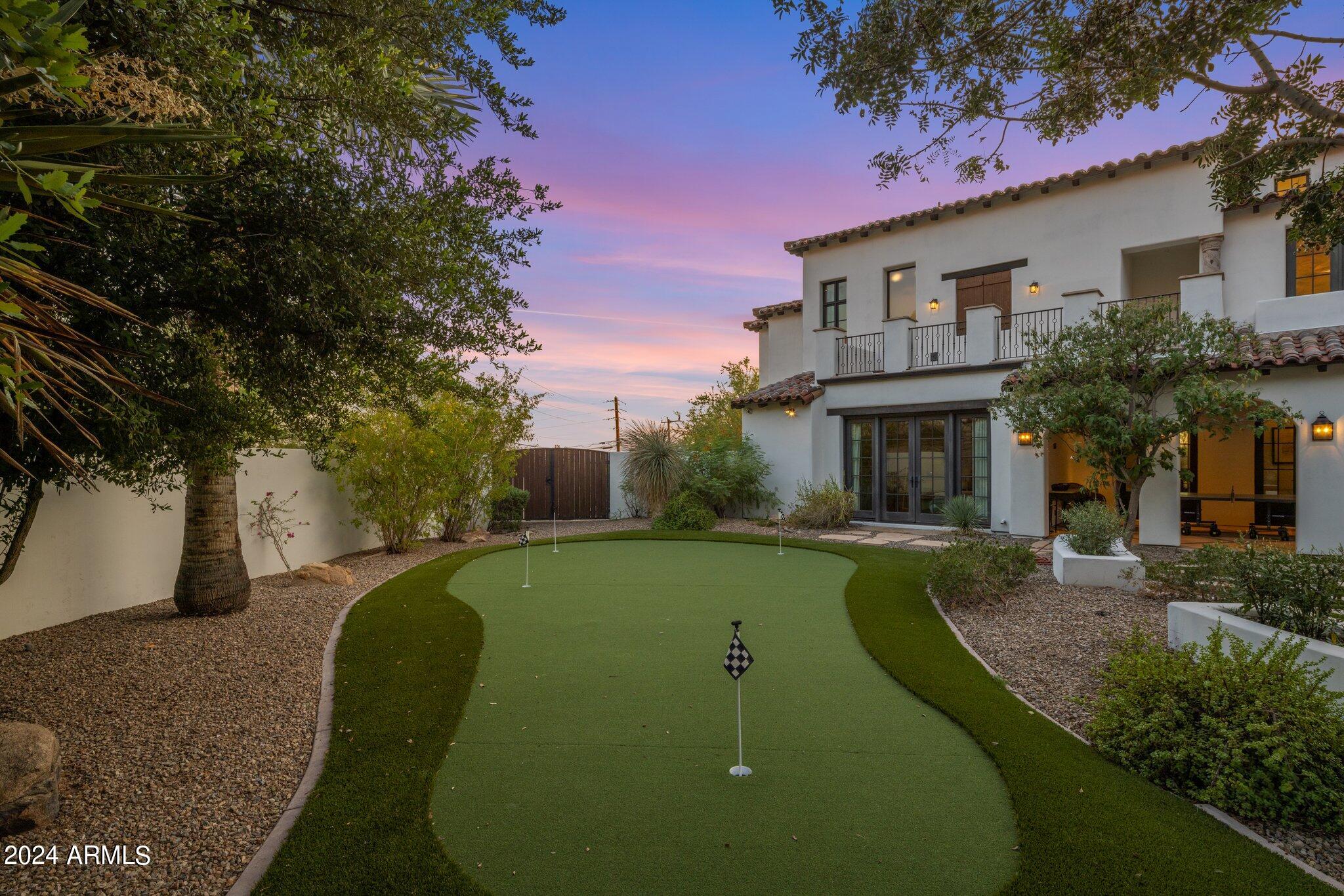 5201 N Saddle Rock Drive