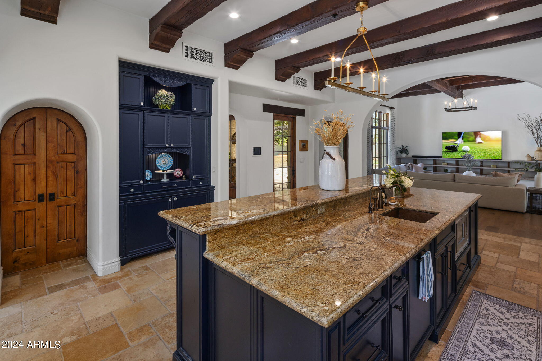 5201 N Saddle Rock Drive