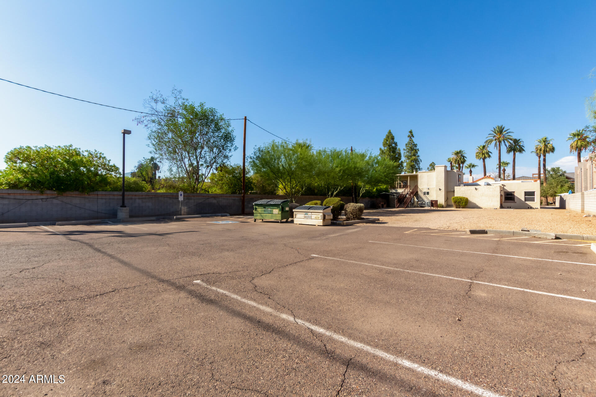 319 E PALM Lane