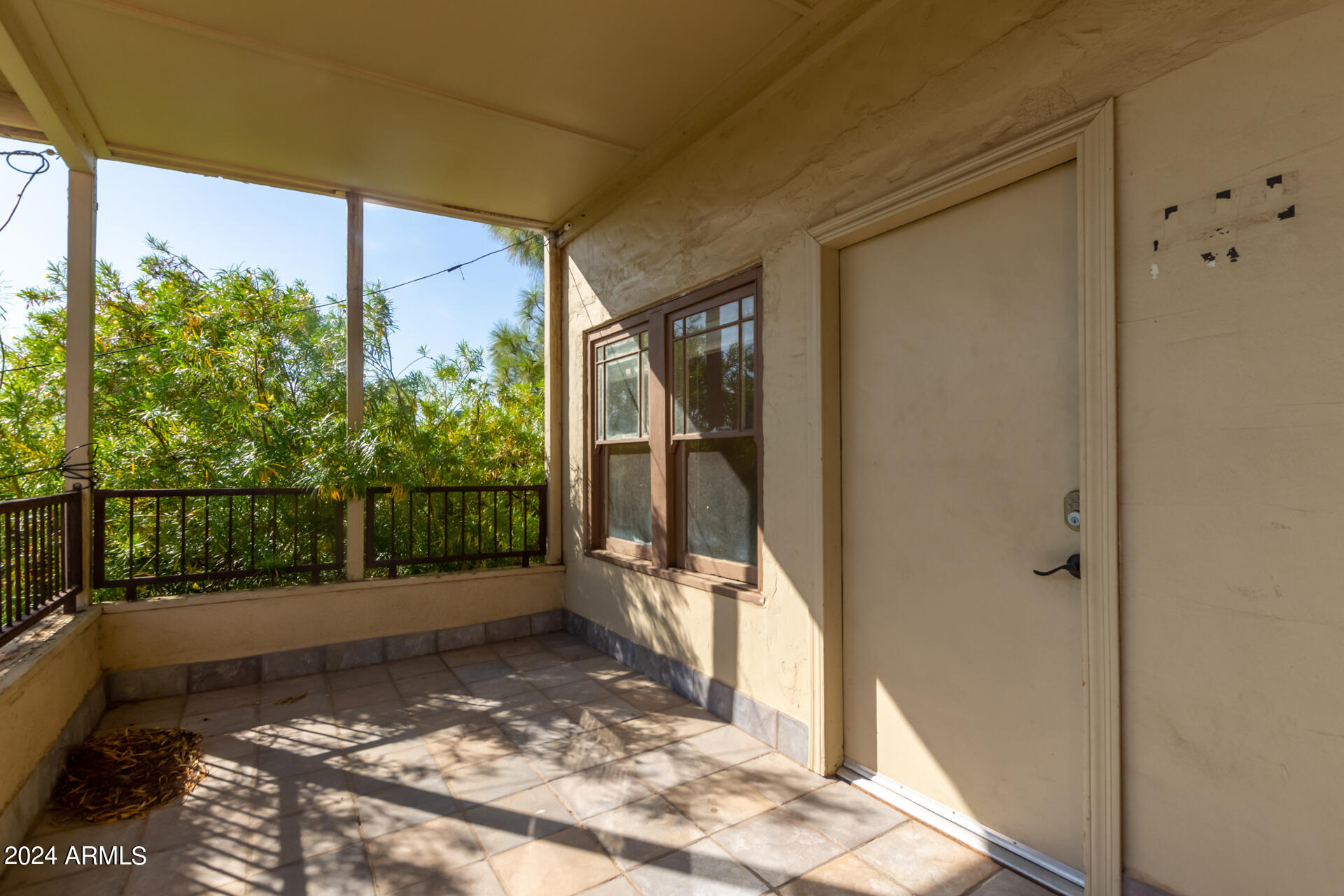 319 E PALM Lane