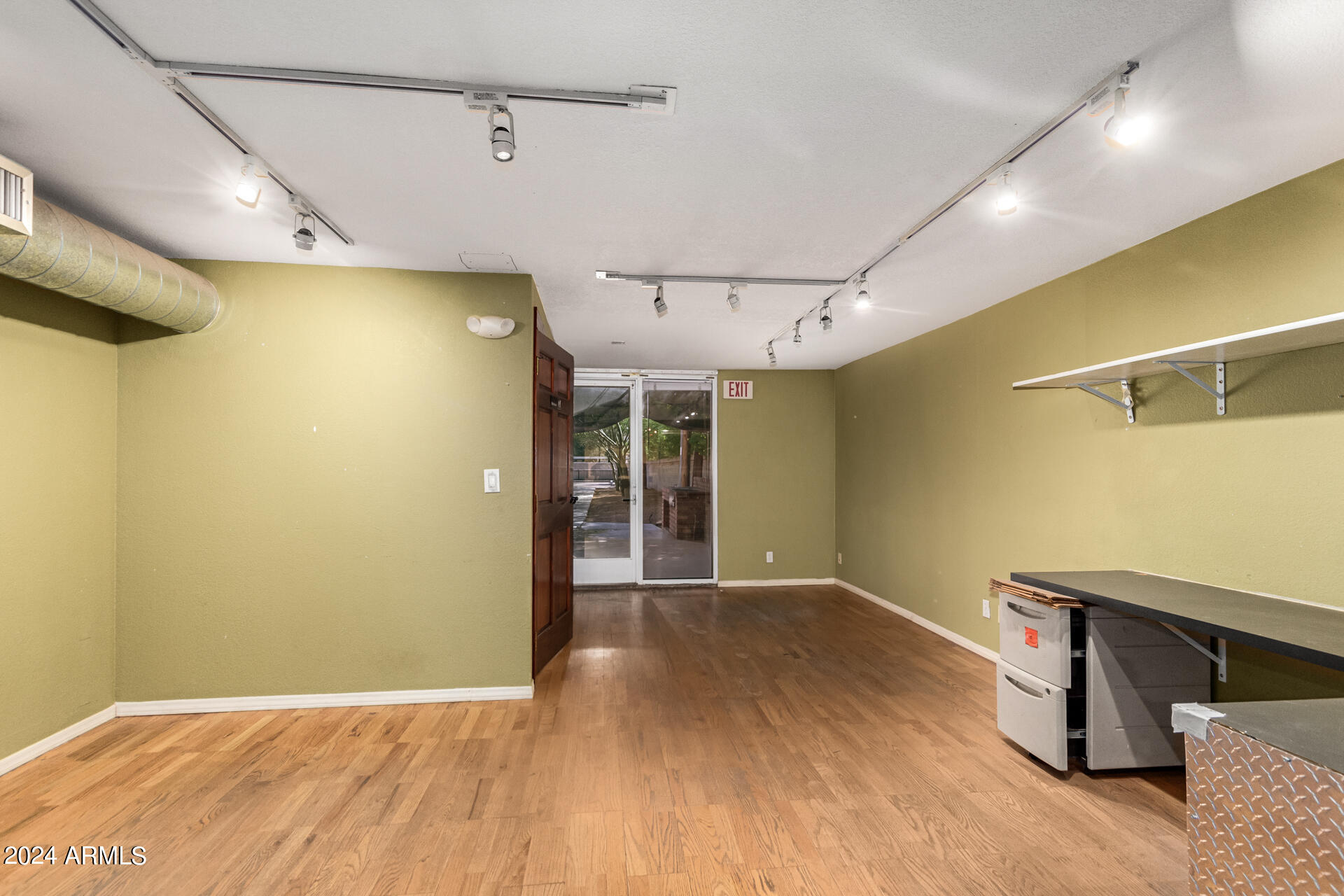319 E PALM Lane
