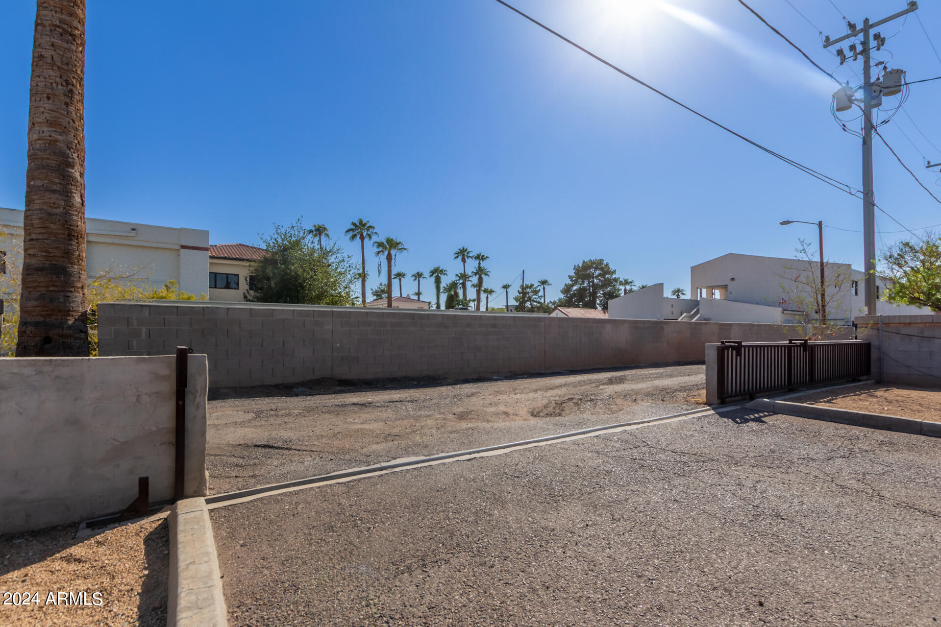 319 E PALM Lane