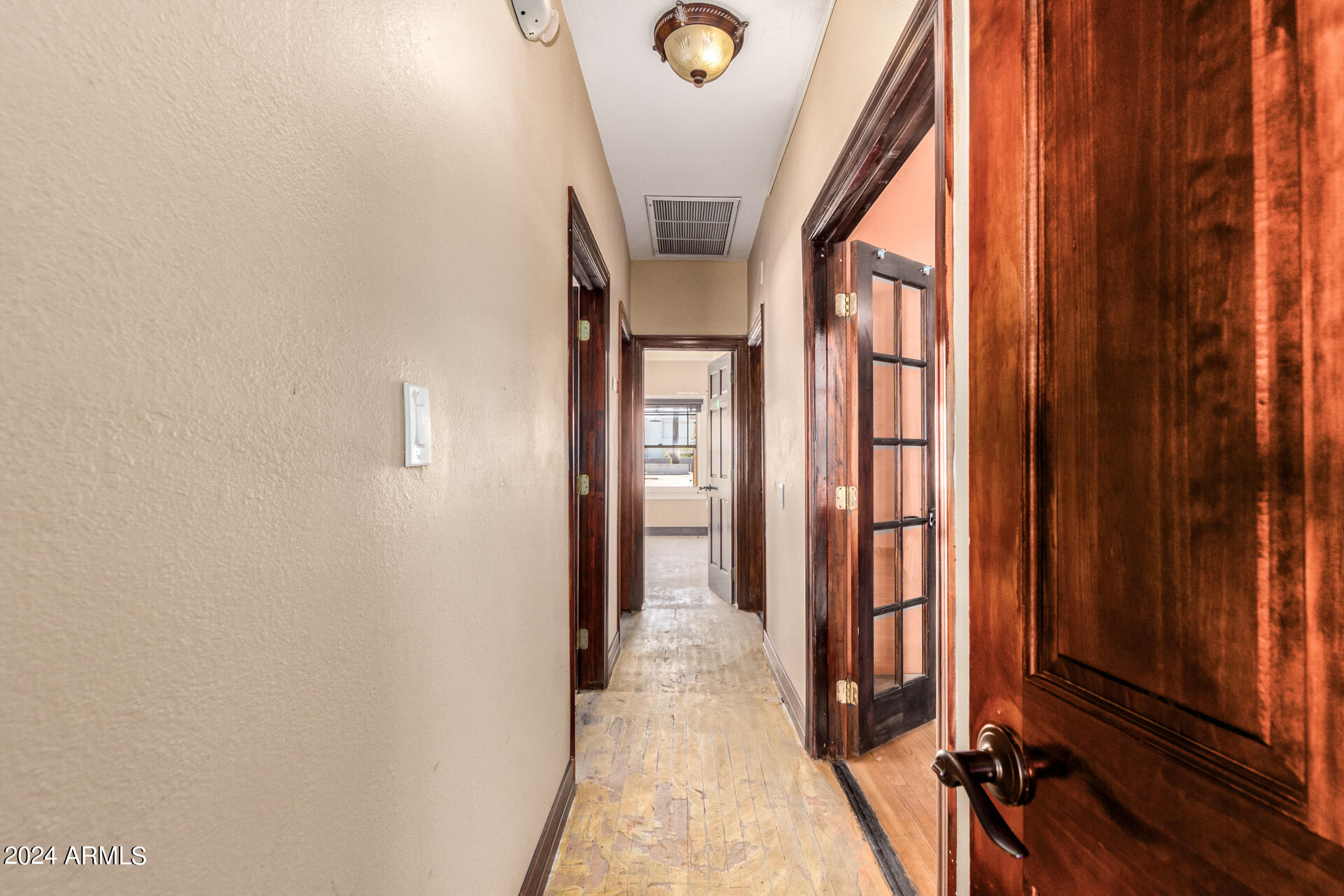 319 E PALM Lane