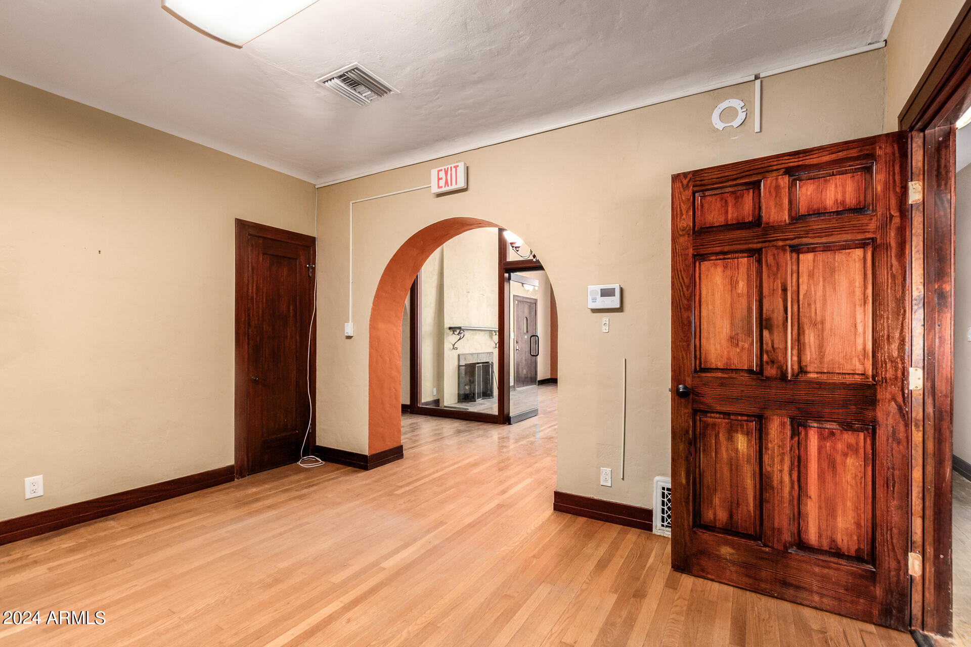 319 E PALM Lane
