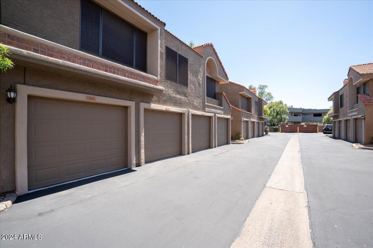 5122 E SHEA Boulevard, 2010