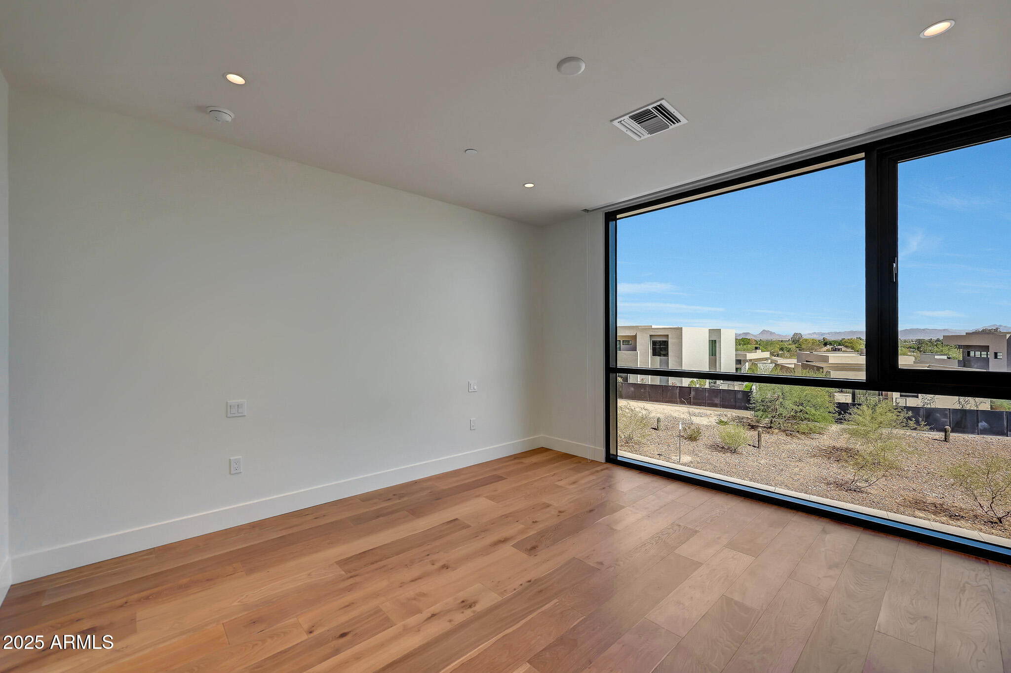 5000 N CAMELBACK RIDGE Drive 204