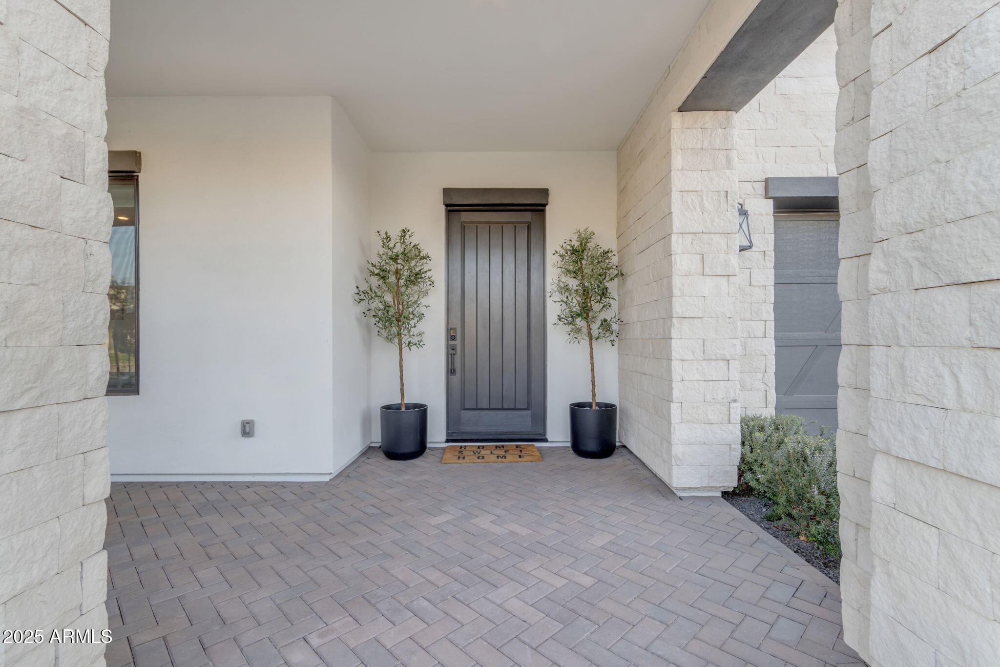 3901 E SAGEBRUSH Street