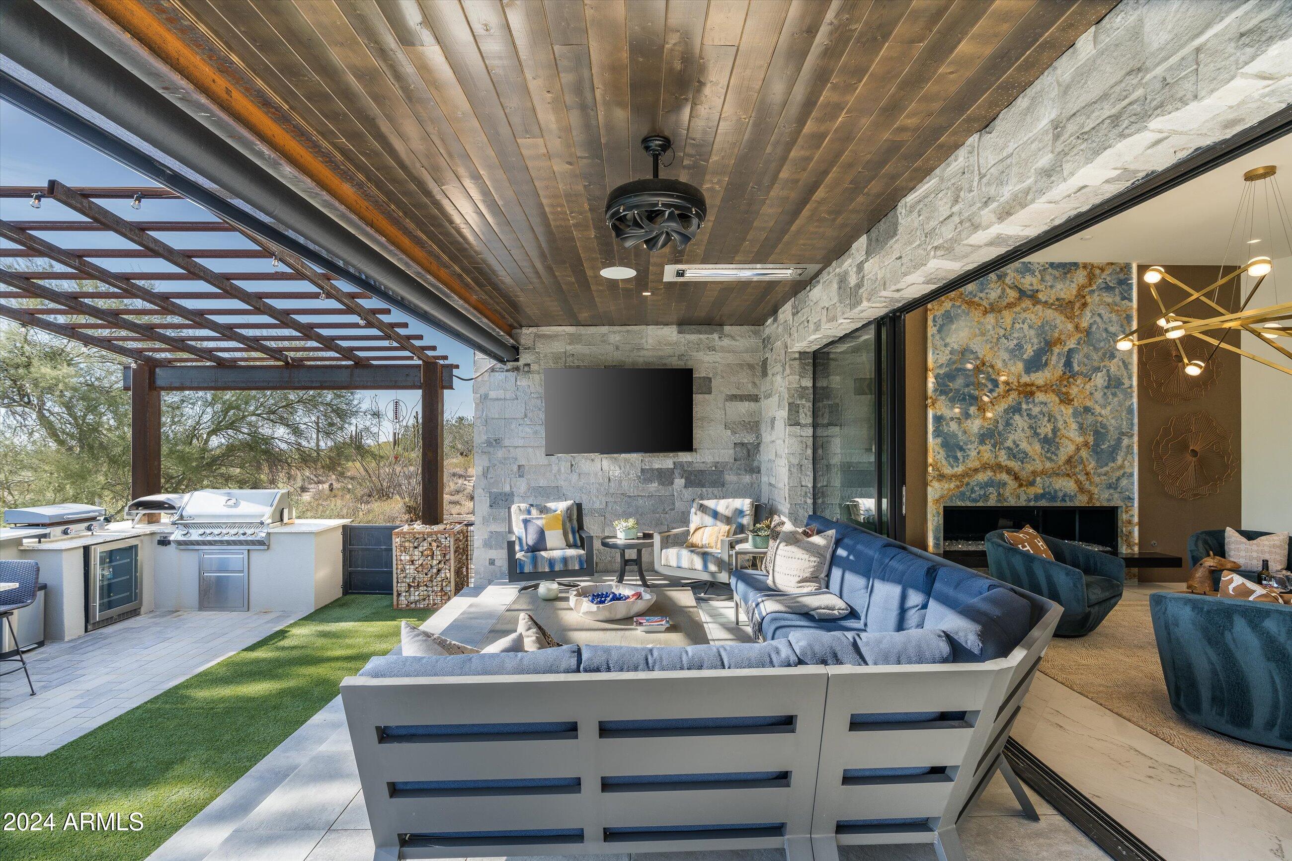 10040 E HAPPY VALLEY Road, 446