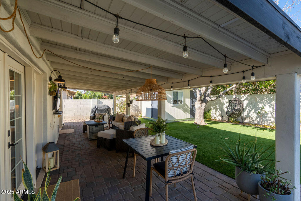 8126 E JACKRABBIT Road