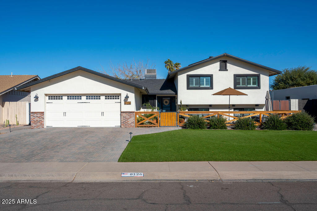 8126 E JACKRABBIT Road