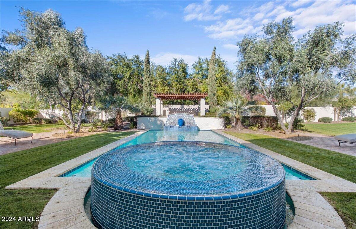 4417 N Camino Allenada