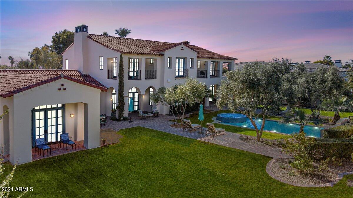 4417 N Camino Allenada