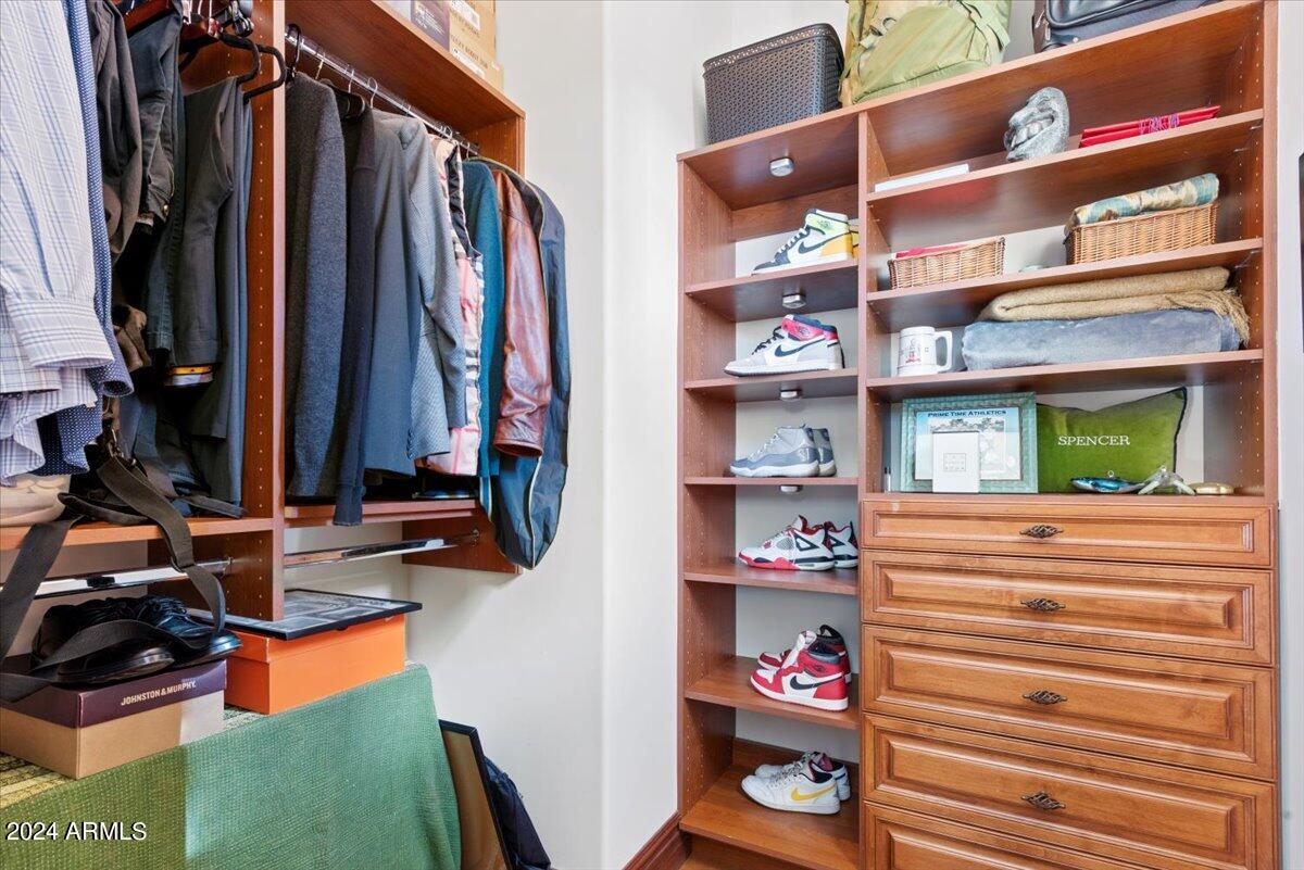 4417 N Camino Allenada