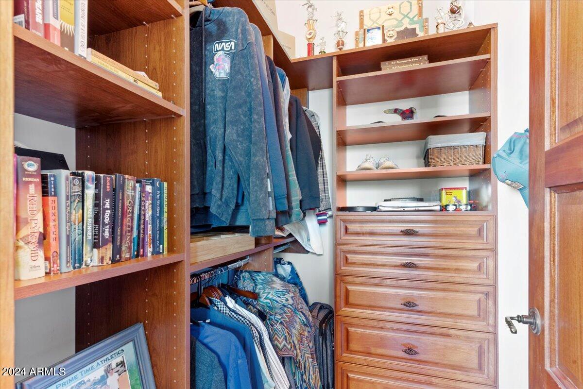 4417 N Camino Allenada