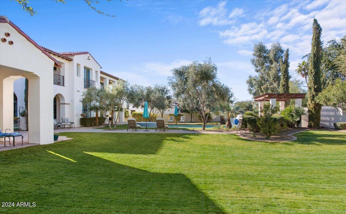 4417 N Camino Allenada