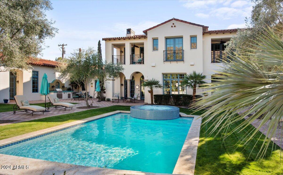 4417 N Camino Allenada