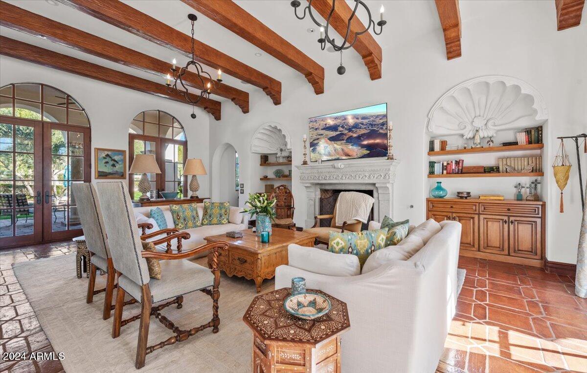4417 N Camino Allenada