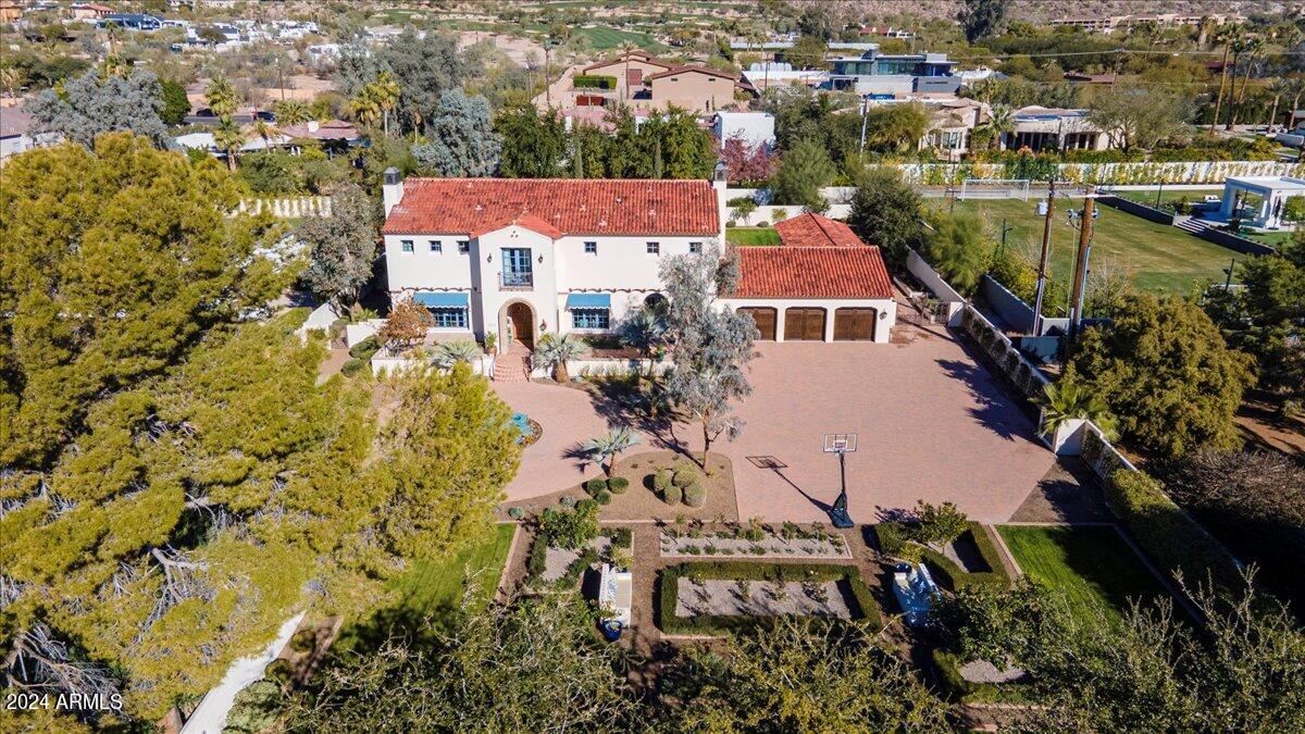 4417 N Camino Allenada