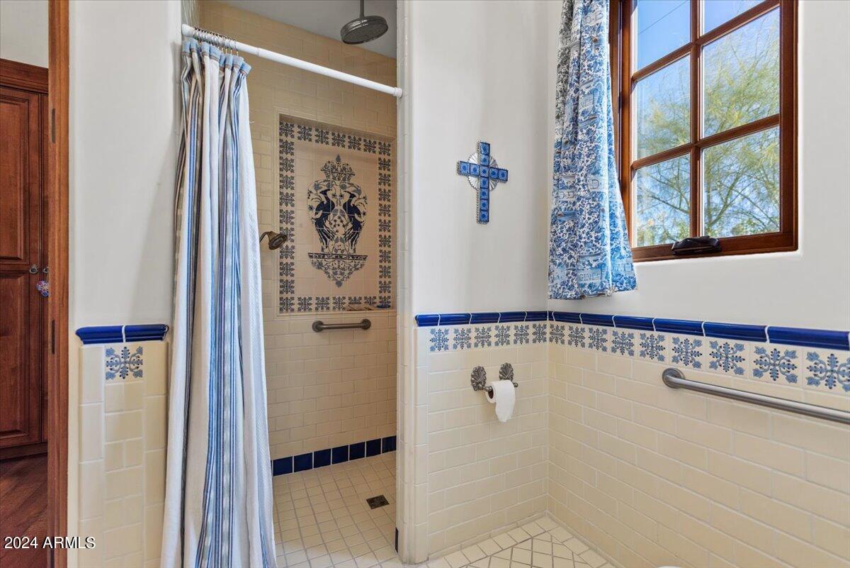 4417 N Camino Allenada