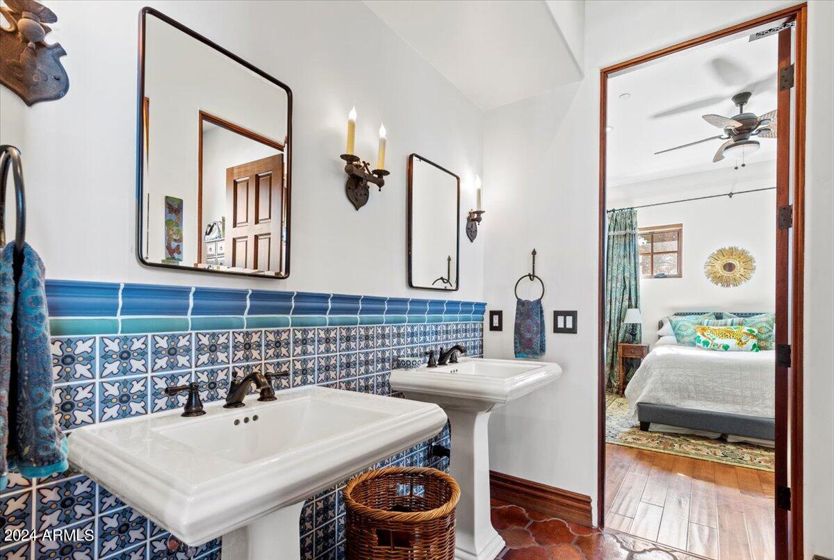 4417 N Camino Allenada