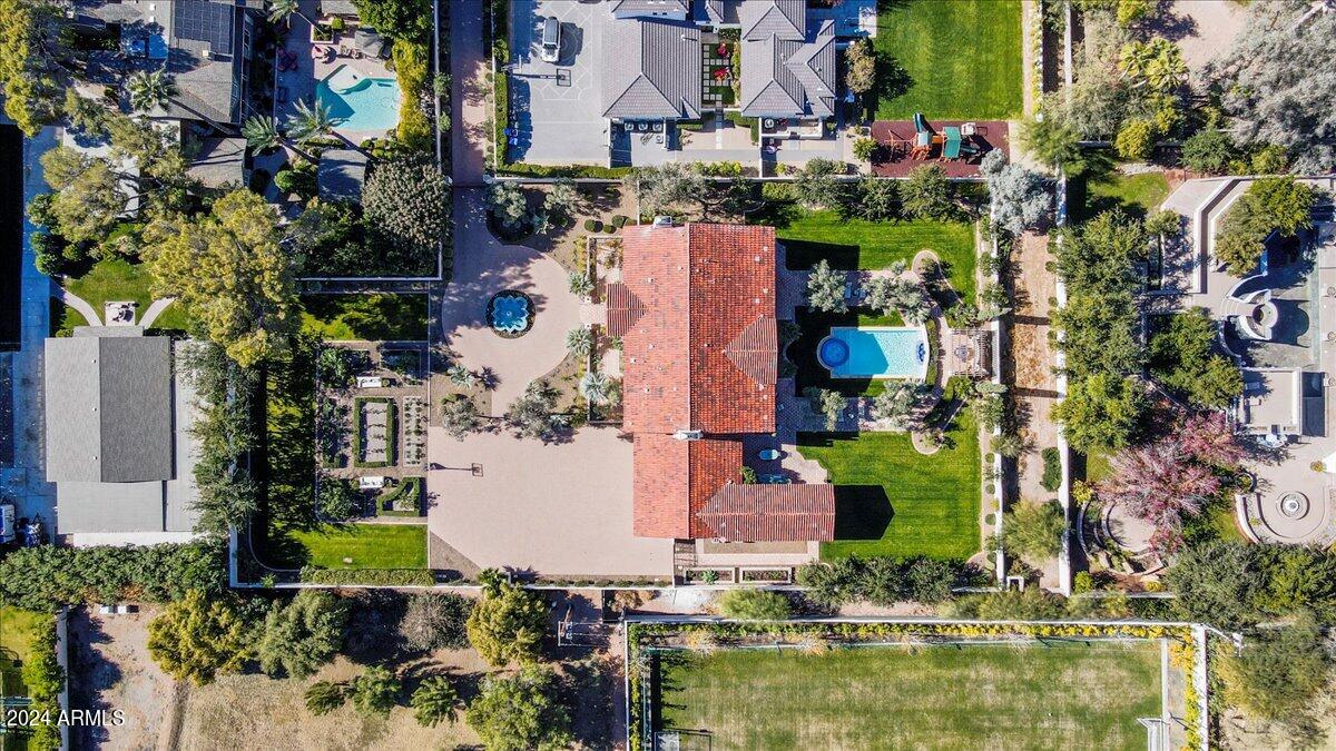 4417 N Camino Allenada